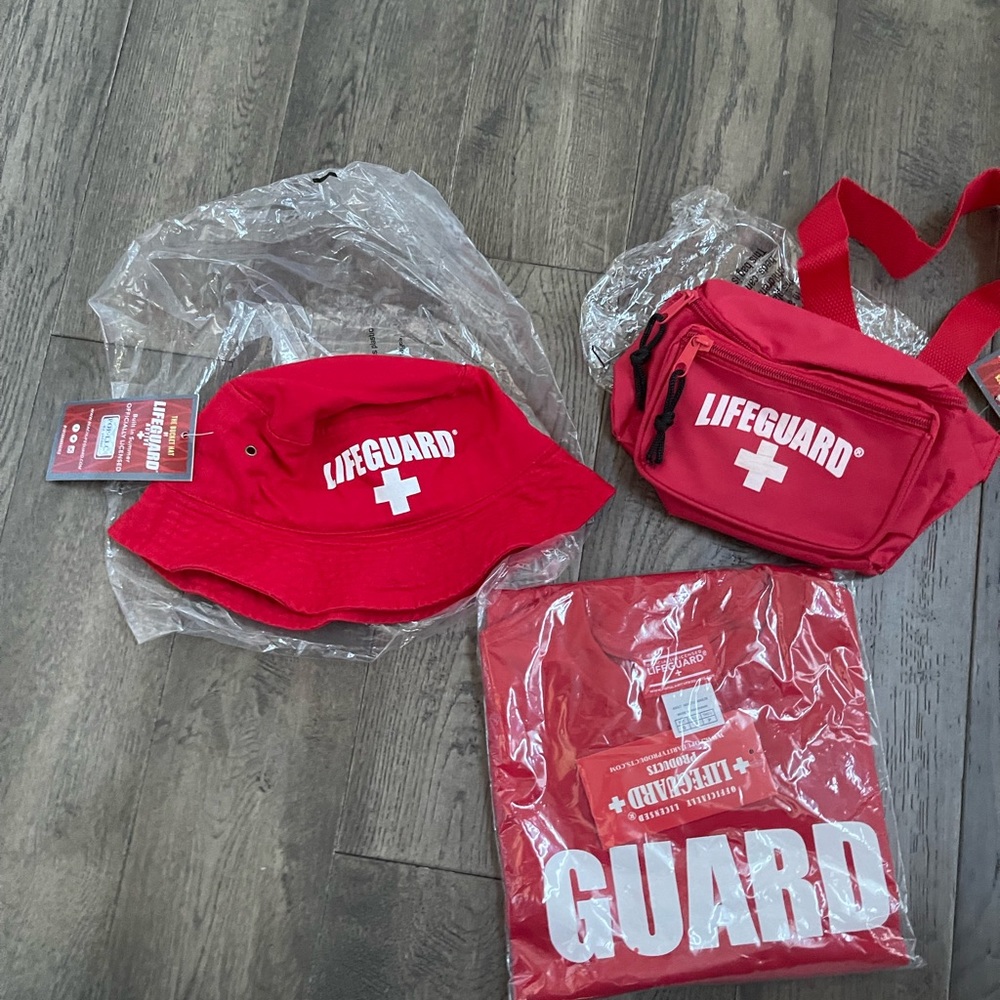 Lifeguard fanny pack, bucket hat and t shirt unisex size S.
